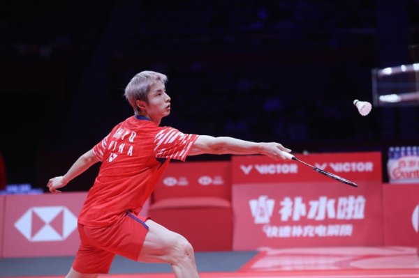 羽联年终总决赛：石宇奇2-0李诗沣 取小组赛开门红