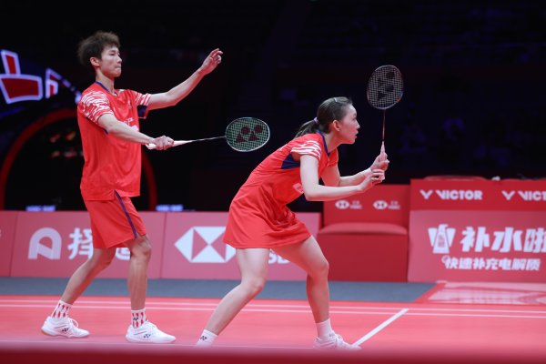 羽联年终总决赛：蒋振邦/魏雅欣2-1逆转 得到开门红
