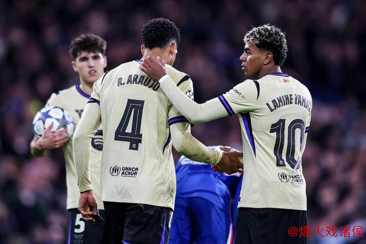 坑惨巴萨?3500万铁卫2年半4次染红!3次致队惨败 球迷怒斥:快滚 坑惨巴萨?3500万铁卫2年半4次染红!3次致队惨败 球迷怒斥:快滚