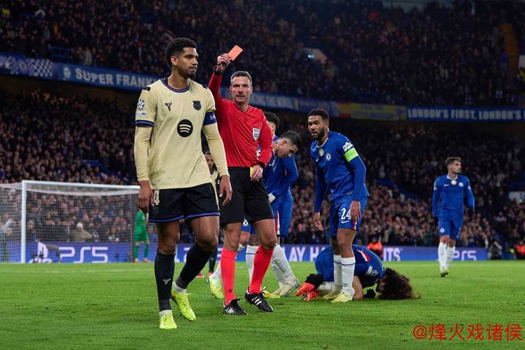 坑惨巴萨?3500万铁卫2年半4次染红!3次致队惨败 球迷怒斥:快滚 坑惨巴萨?3500万铁卫2年半4次染红!3次致队惨败 球迷怒斥:快滚