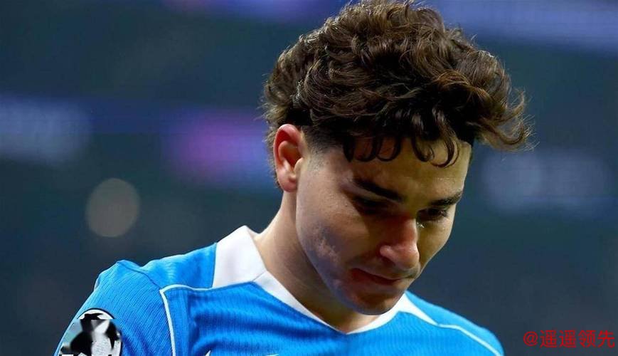 1亿锋霸急速陨落：连续7场哑火，西蒙尼三次提前换下他显失望