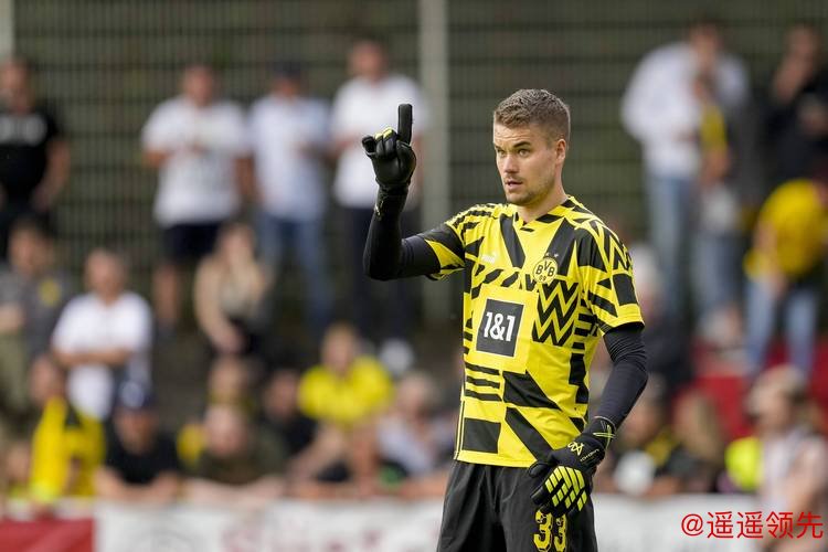 多特官方：球员将放弃部分薪水 缓解俱乐部压力